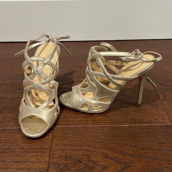 Ivanka Trump Women’s Silver Sandals Size 7 - Picture 1 of 7
